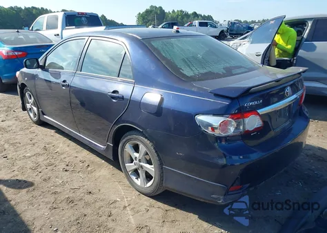 2011 Toyota Corolla S z USA, uszkodzony, nr VIN 2T1BU4EE0BC600387